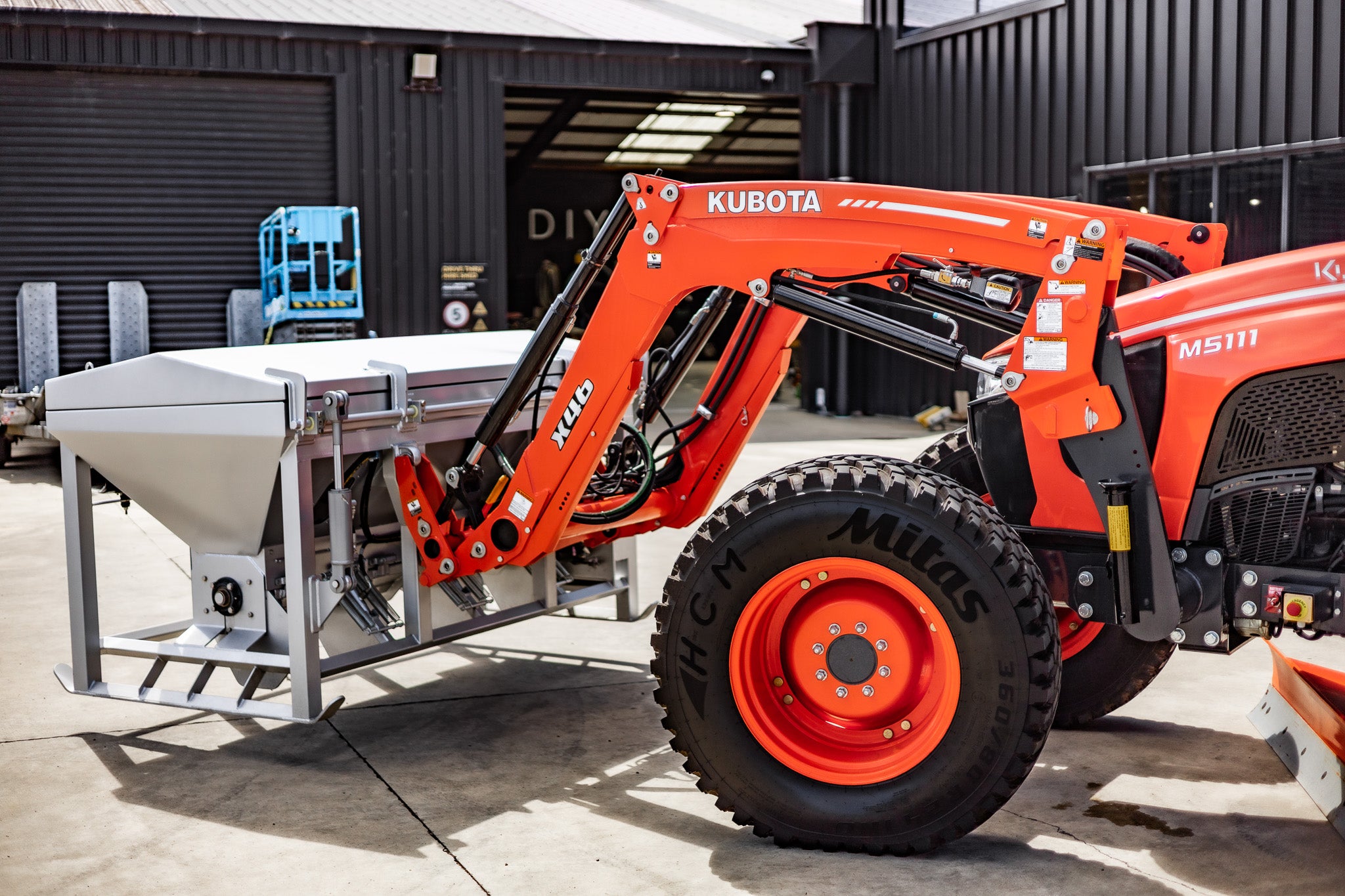 M5111 Cabin Grader Stabiliser Unit - Neilo Equipment 3